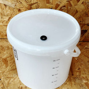 5 Litre Fermentation Brewing Bucket & Lid with Grommet for Airlock - White with Litre Markings