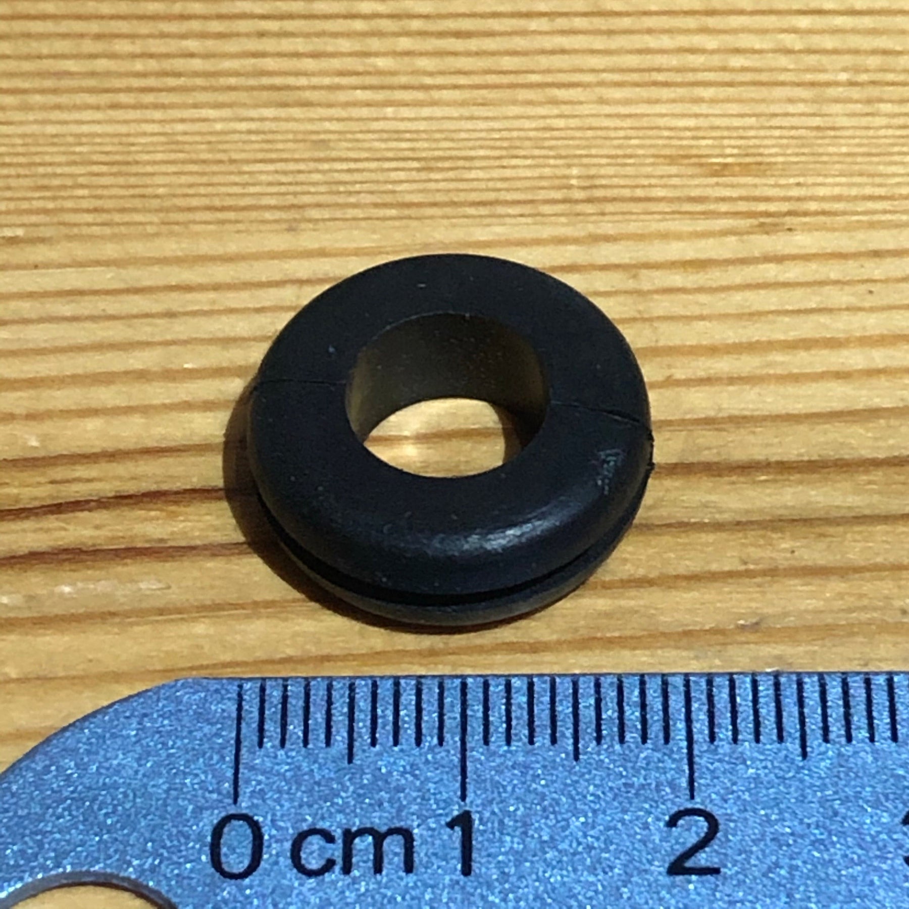 Grommet Seal for lid to Fit an Airlock - PVC - 12mm - Black